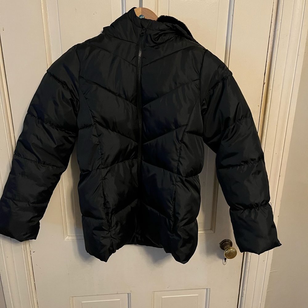 Black kids puffer jacket. Size:Large